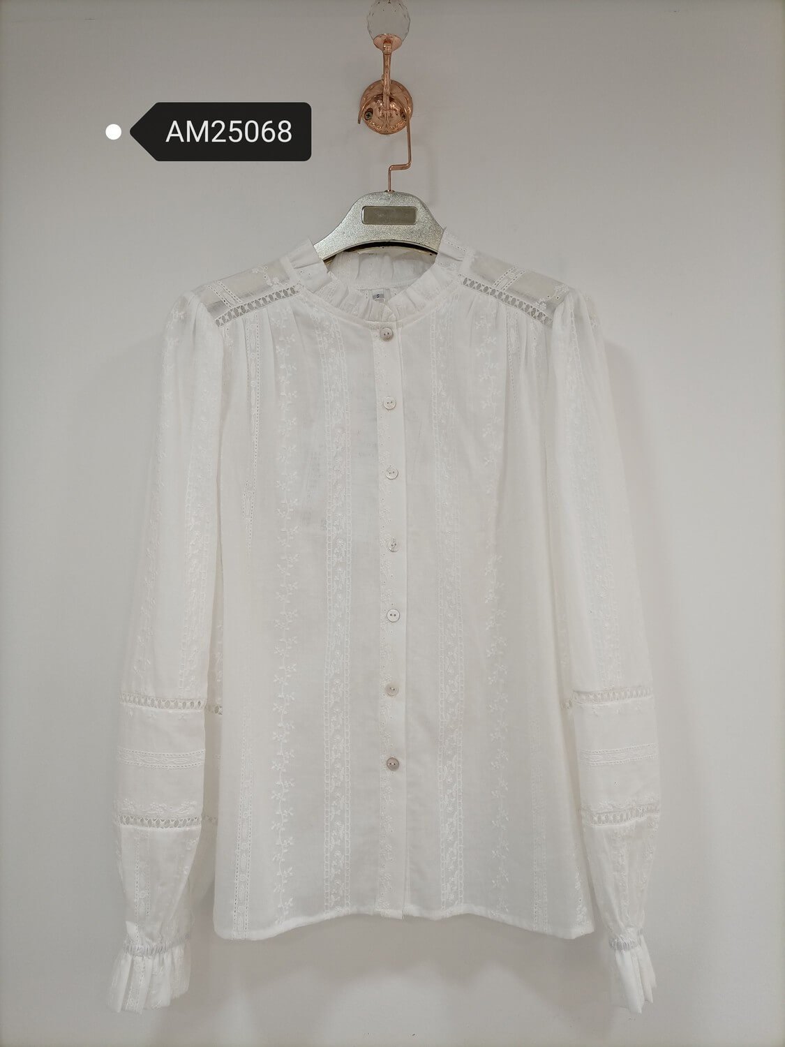 am25068 Tonal Embroidered Lace-Inset Blouse – Cotton | MX Craft Studio