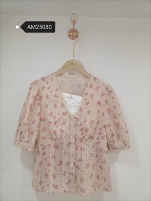 Floral Print Lace Insert Blouse – lace detail | XM Fashion Mfg