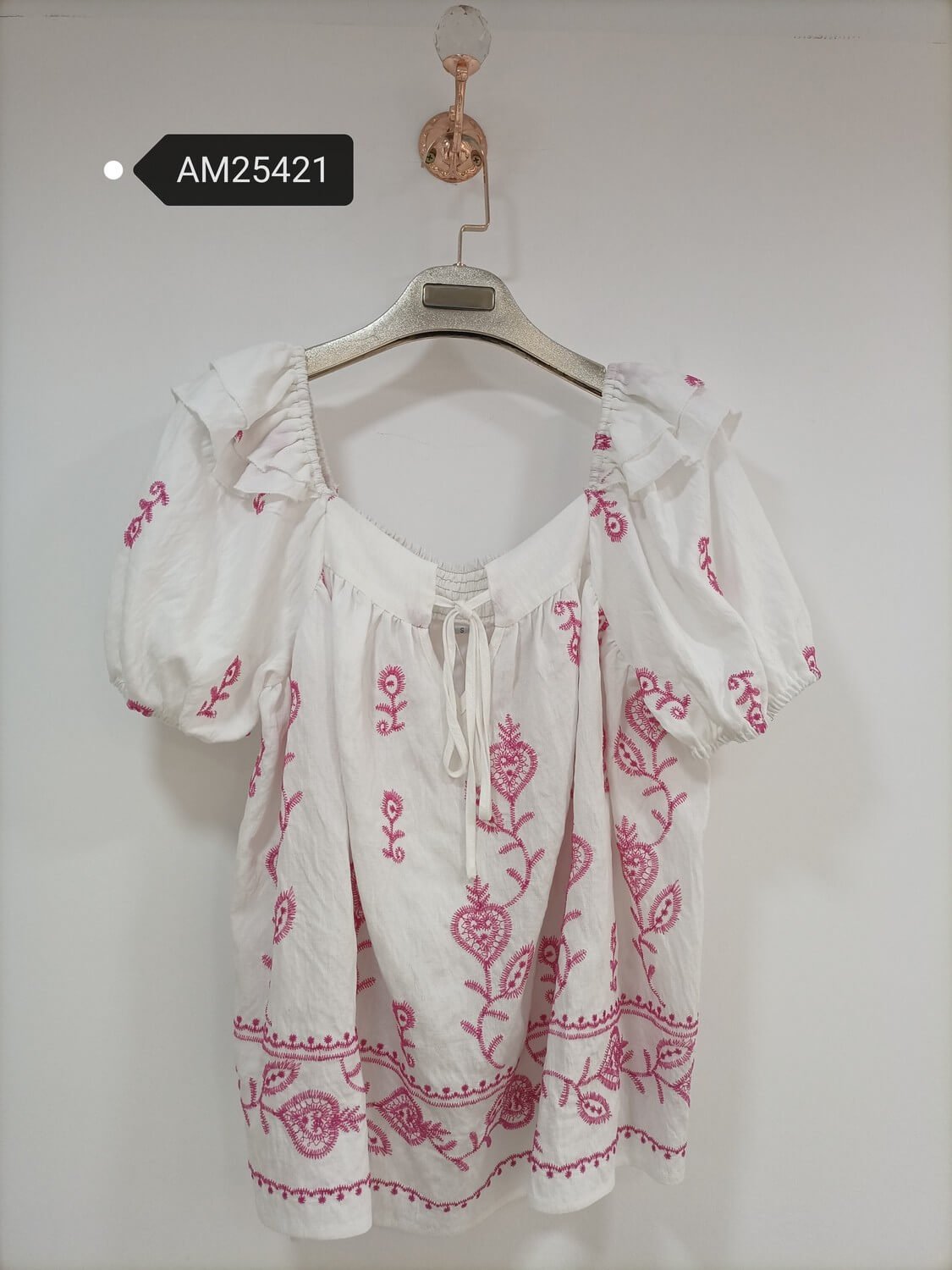 am25421 Embroidered Puff Sleeve Top – Pink Floral | MX Craft Studio
