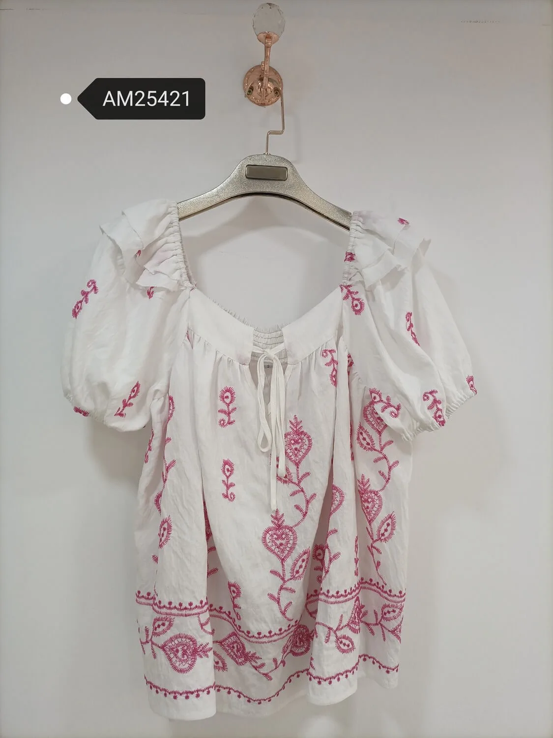 Embroidered Puff Sleeve Top – Pink Floral | XM Fashion Mfg