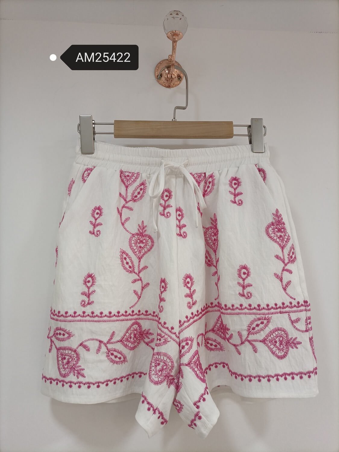 am25422 Embroidered Linen Shorts – Hot Pink Floral | MX Craft Studio