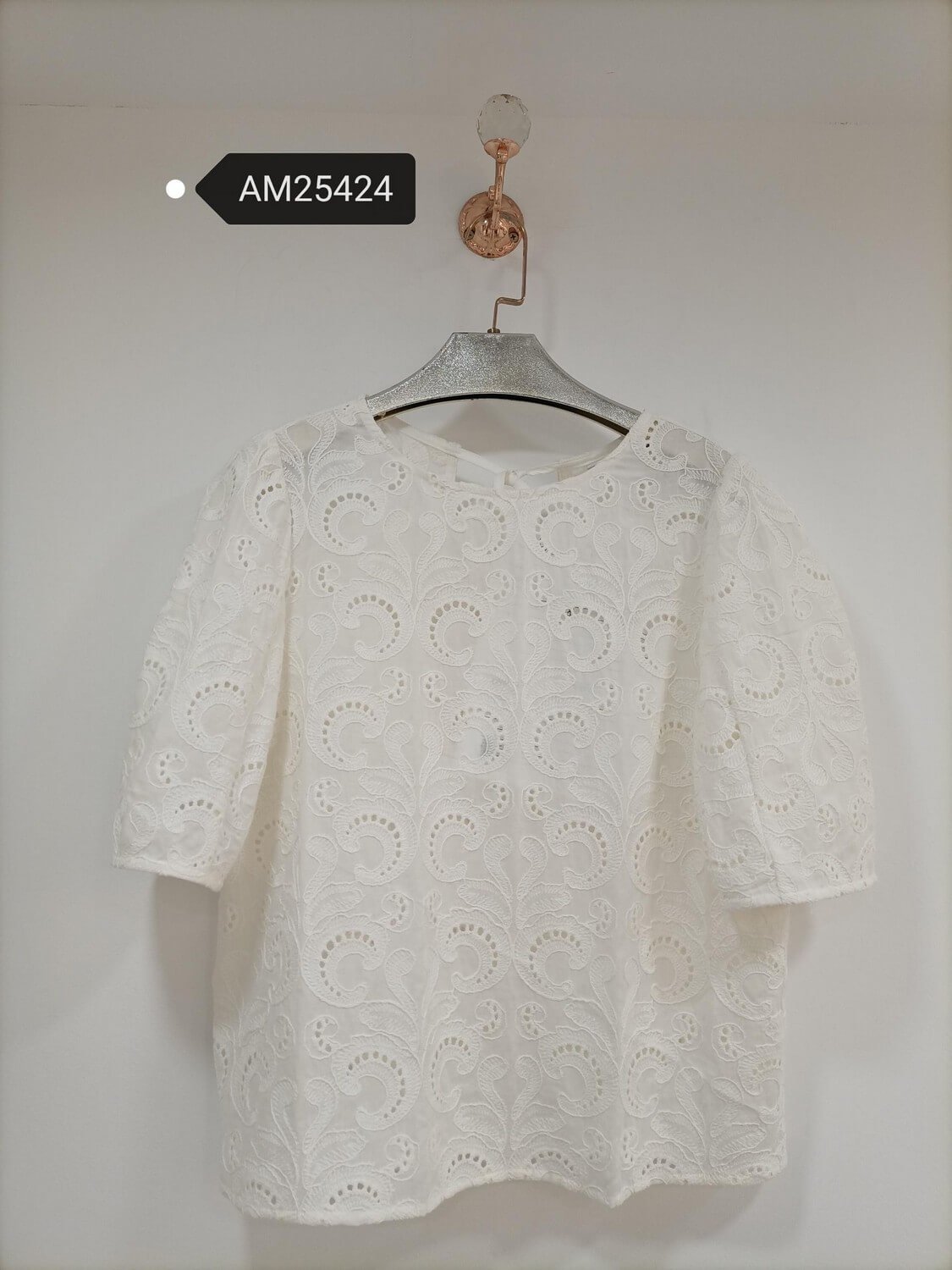 am25424 All-Over Swirl Eyelet Blouse | MX Craft Studio