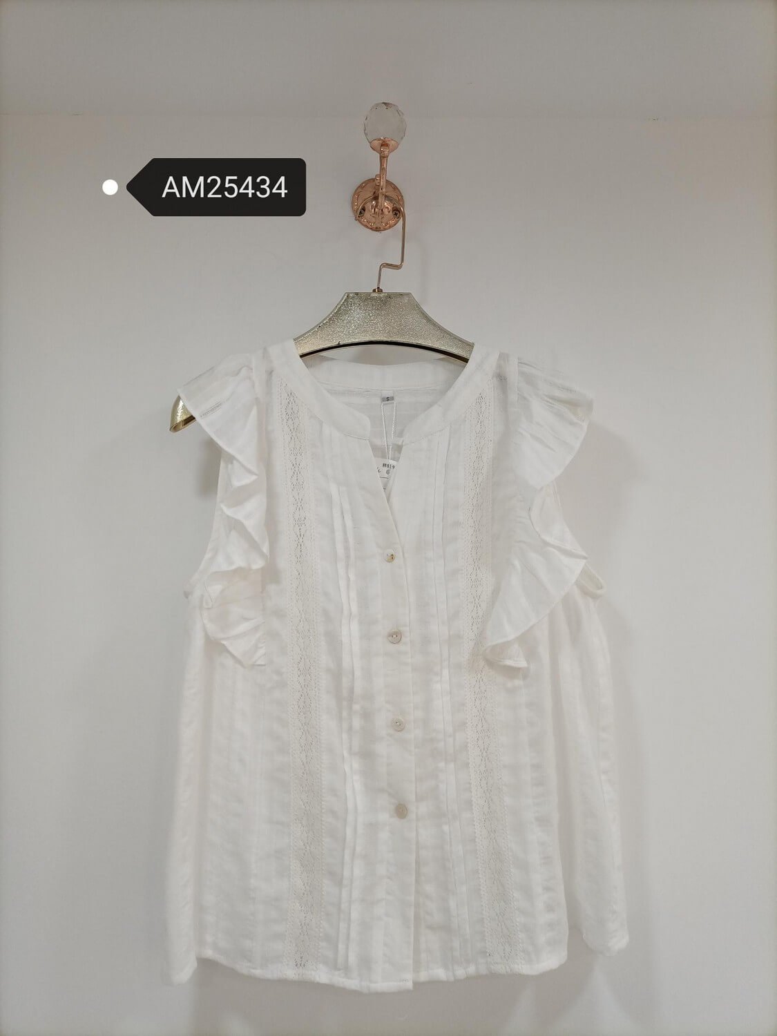 am25434 Ruffled Vertical Lace Sleeveless Blouse | MX Craft Studio